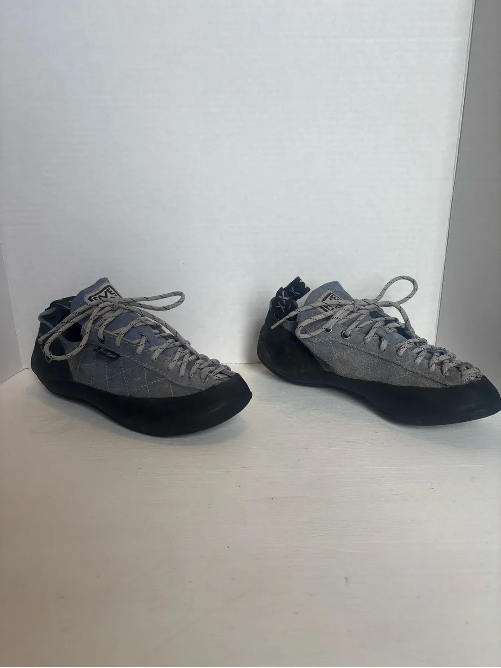 Vintage Five Ten Spire rock climbing shoes size men’s US 6.5 EUR 39
